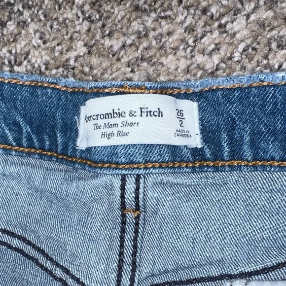 Abercrombie & Fitch mom fit short - Picture 3 of 3